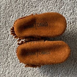 Minnetonka Shoes - Baby Minnetonka moccasins unisex Minnetonka Shoes - Baby Minnetonka moccasins unisex